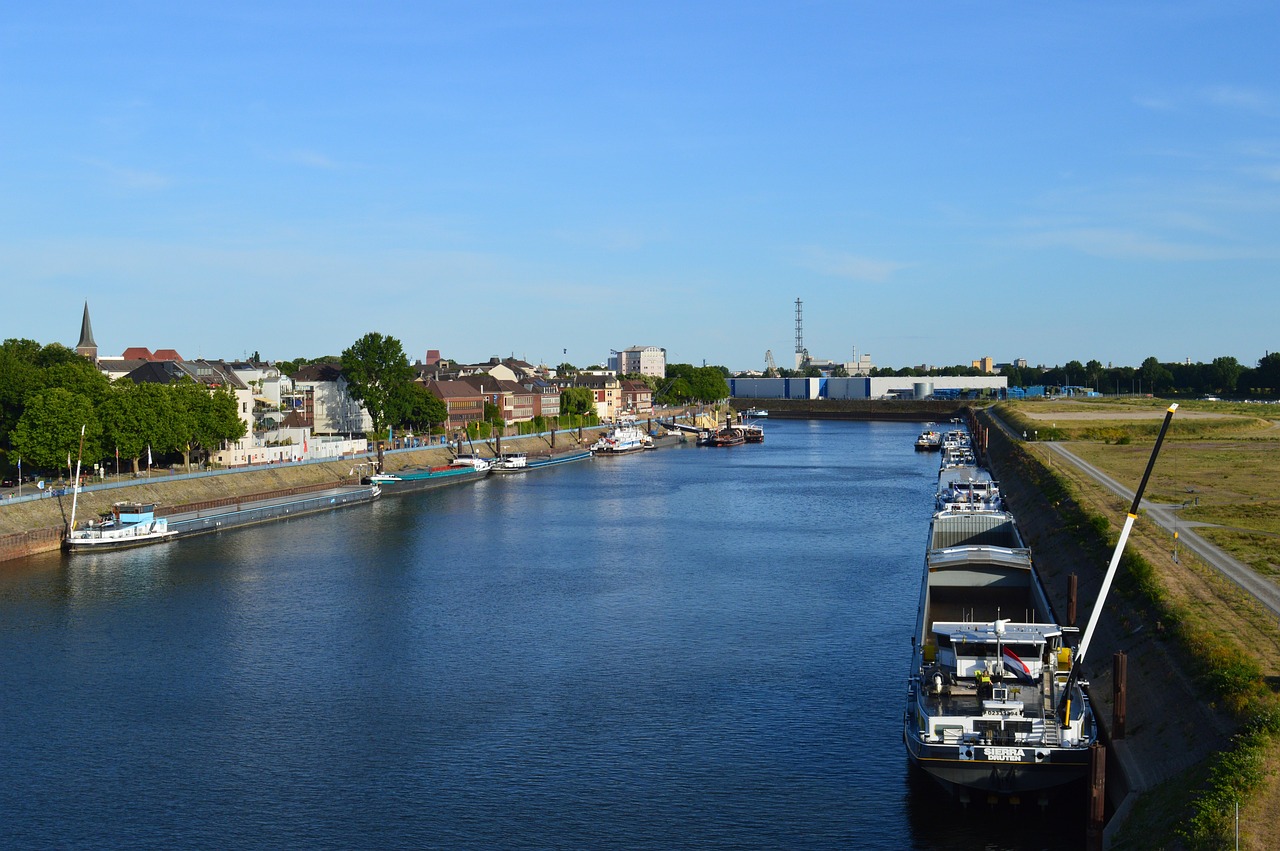Aufenthalt im Hotel Mirage mit Hafenrundfahrt Duisburg – Foto:  Image by Martin Kickel from Pixabay
